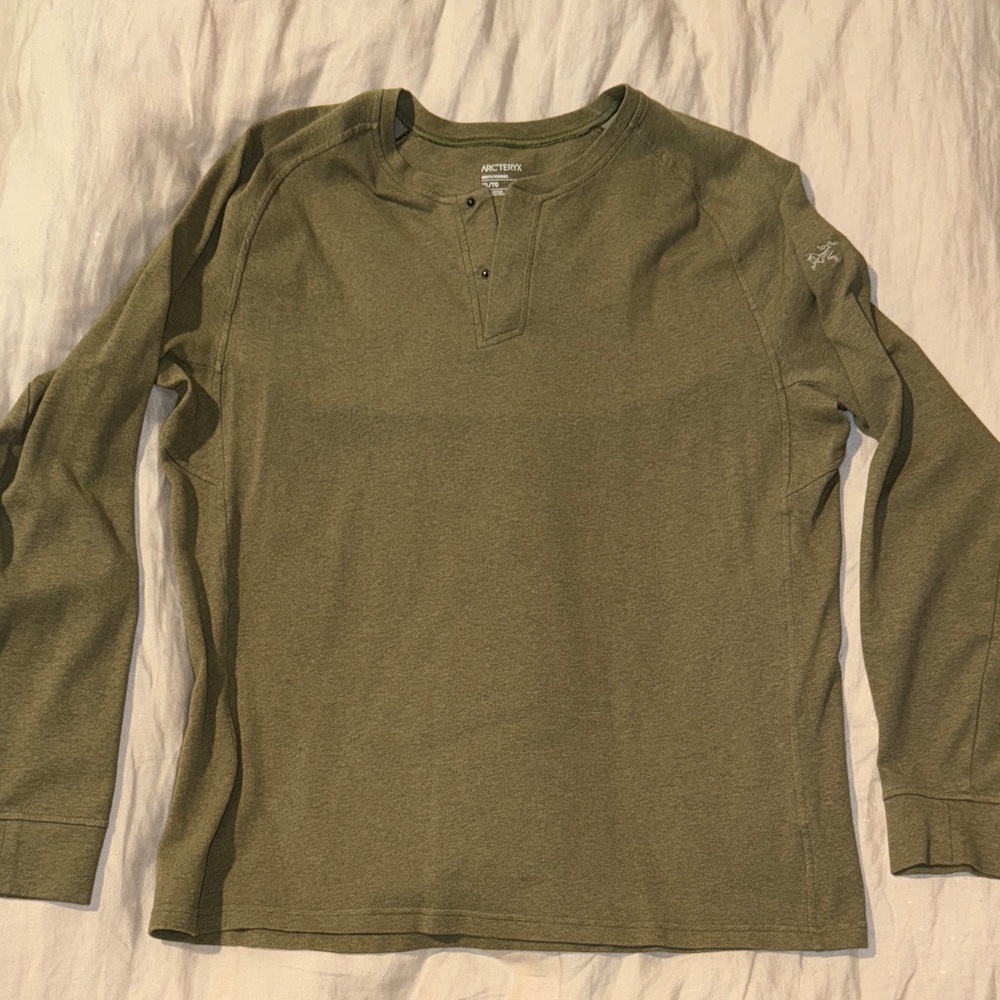Arc'teryx Olive Long Sleeve Shirt men’s size XL